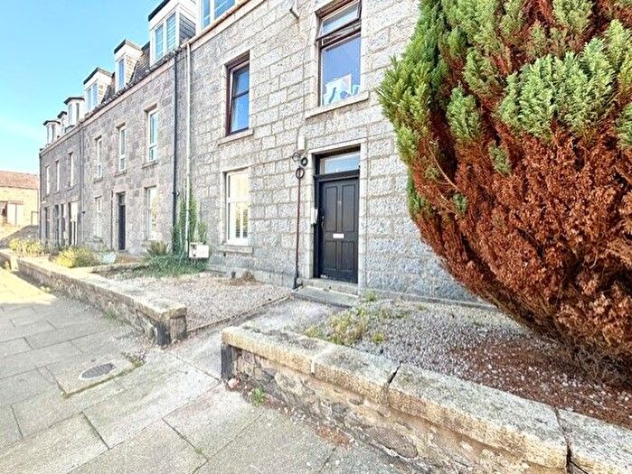 2 Bedroom Flat To Rent In Claremont Street, West End, Aberdeen, AB10