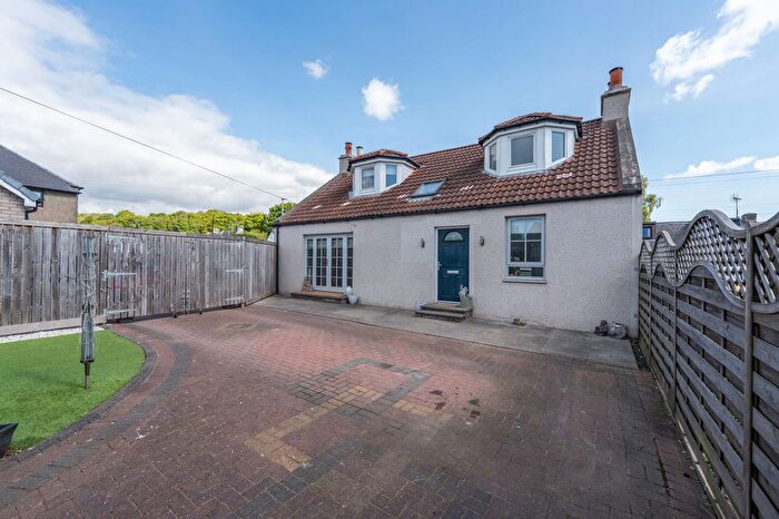 3 Bedroom Detached House For Sale In Waggon Road, Crossford, Dunfermline, KY12