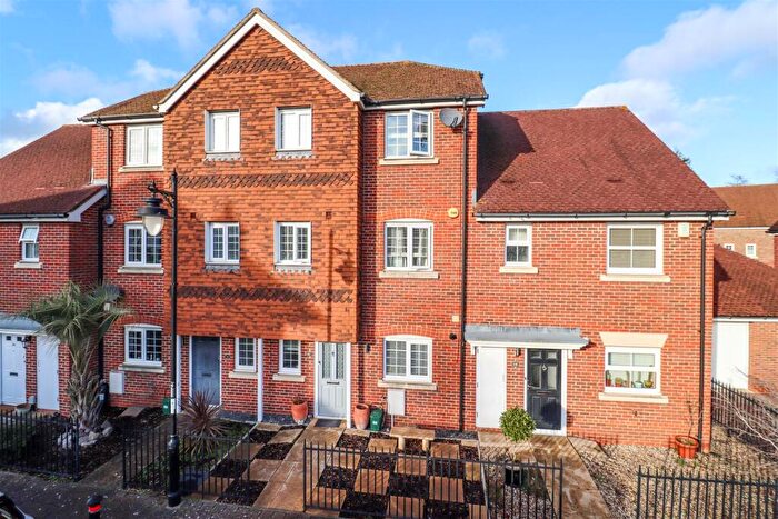 4 Bedroom House For Sale In Giffard Lane, Fleet, GU51