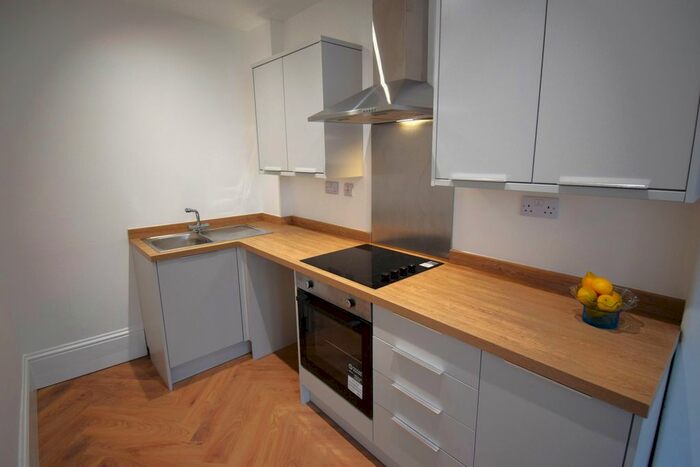 2 Bedroom Flat To Rent In Eastwood Crescent, Thornliebank, G46