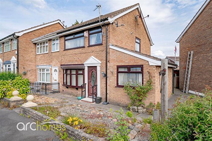 4 Bedroom Semi-detached House For Sale In Wigan Road, Leigh, WN7
