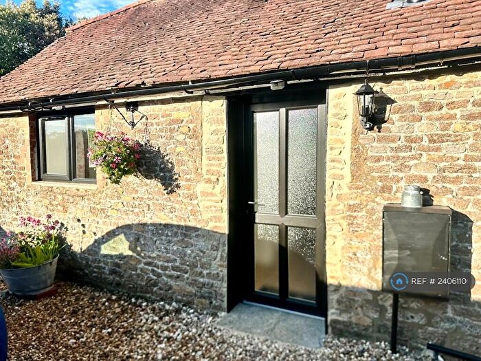 2 Bedroom Detached House To Rent In Whitehill Road, Liphook, GU35