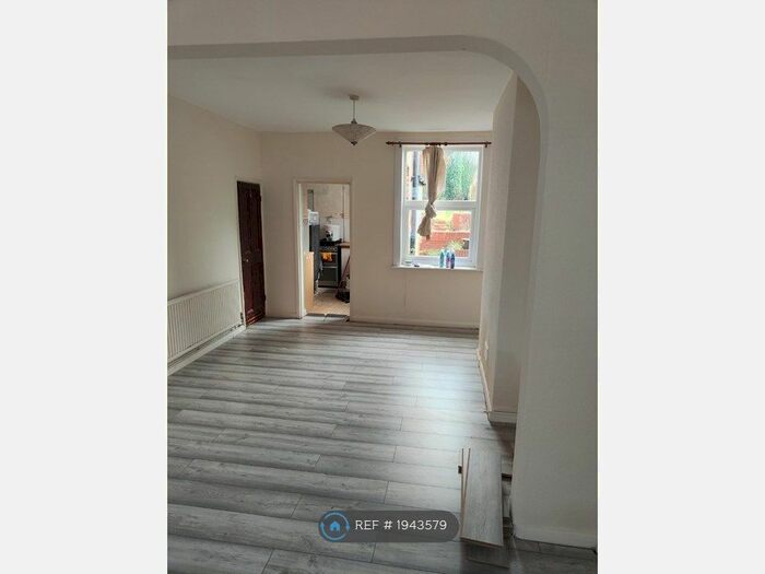 3 Bedroom Terraced House To Rent In Scotland Street, Kettering, NN16