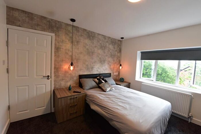 4 Bedroom Property To Rent In Raven Road, Hyde Park, Leeds, LS6