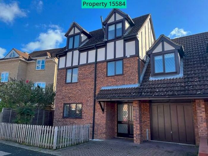 3 Bedroom Semi-Detached House To Rent In Crockfords Road, Newmarket, CB8