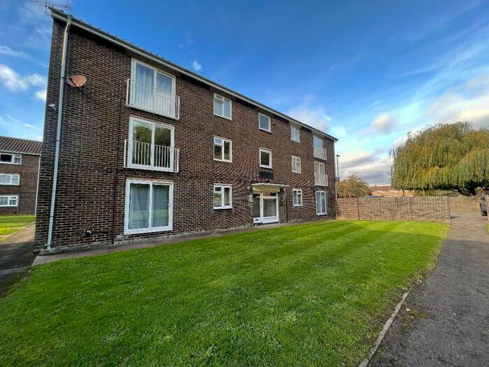 1 Bedroom Flat To Rent In Flat, Avon Court, Crombie Close, Waterlooville, PO8