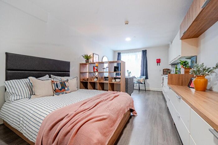 Studio To Rent In St. Johns Road, Leeds, West Yorkshire, LS3