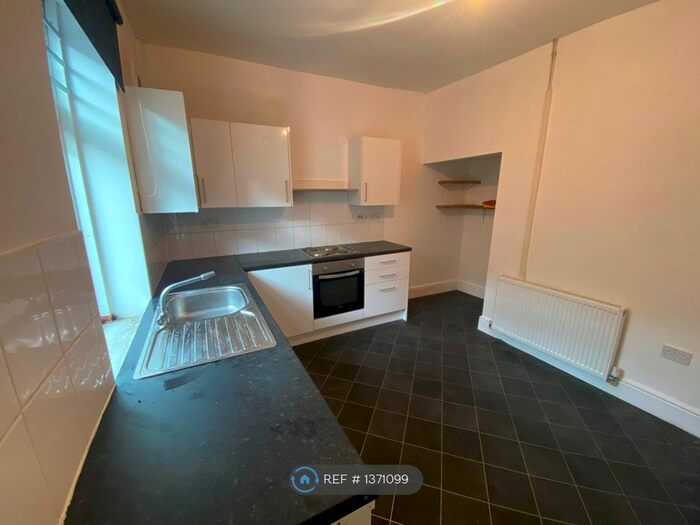 2 Bedroom Terraced House To Rent In Parkinson Street, Burnley, BB11