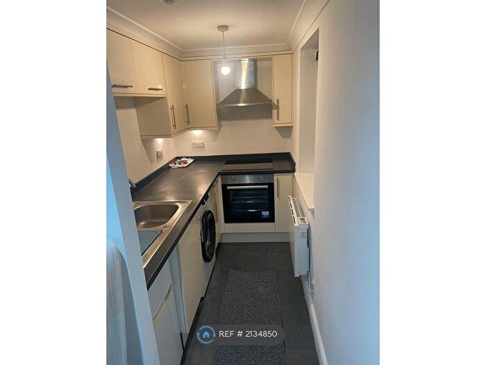 Studio To Rent In Hillingdon Road, Uxbridge, UB10