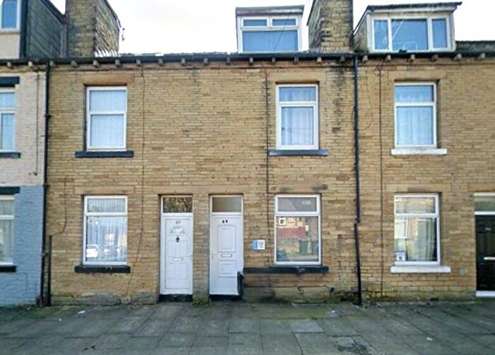 4 Bedroom Terraced House For Sale In Brompton Road, Bradford, BD4