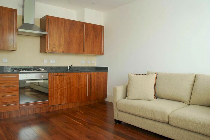 2 Bedroom Flat To Rent In Castletown Road, Barons Court, London, W14