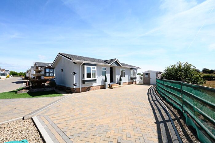 2 Bedroom Park Home For Sale In Yew Tree Park, Peterstow, Ross-on-Wye, HR9