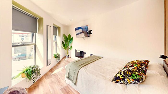 Apartment To Rent In - Pershore Road, Stirchley, Birmingham, B30