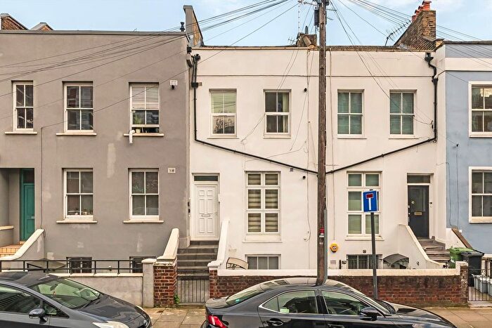 Studio To Rent In Woodstock Grove, Shepherds Bush, W12