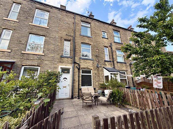 2 Bedroom Terraced House For Sale In Cliffe Terrace, Skircoat Green, Halifax, HX3