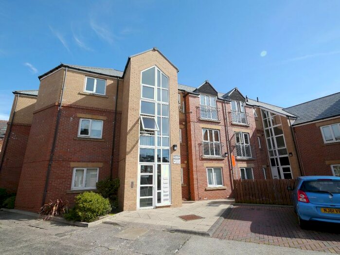 2 Bedroom Flat To Rent In Victoria Mews, Whitley Bay, NE26