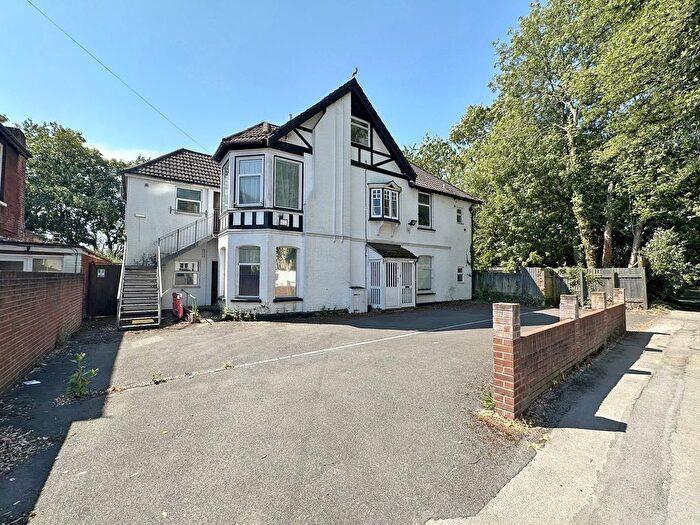 Property For Sale In Lawn Road, Southampton, Hampshire, SO17