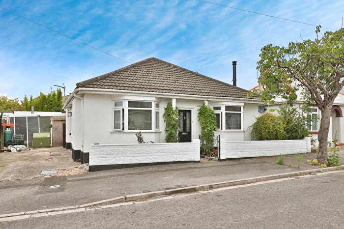 3 Bedroom Bungalow For Sale In Stroud Park Avenue, Christchurch, Dorset, BH23
