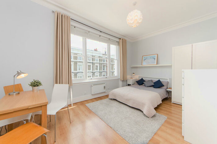 Apartment To Rent In Finborough Road, Earls Court, SW10