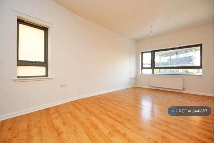 2 Bedroom Flat To Rent In St. Francis Rigg, Glasgow, G5