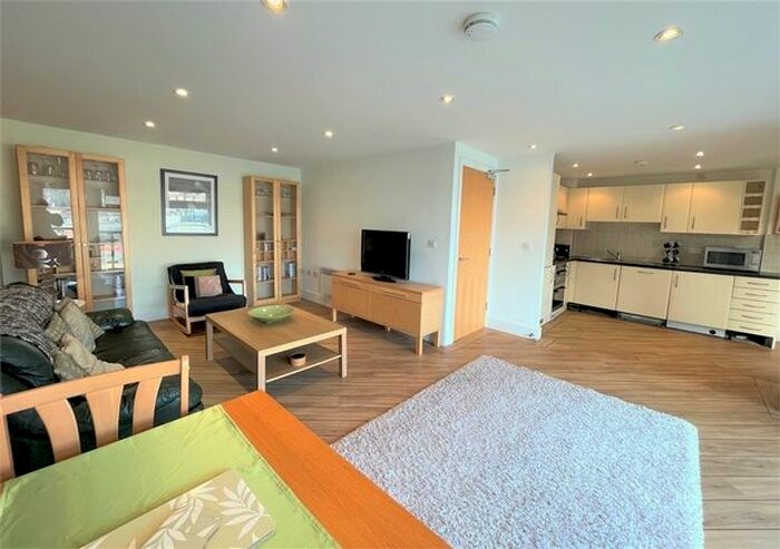 2 Bedroom Flat To Rent In Altamar, Kings Road, Swansea, SA1