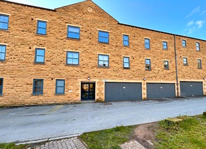 3 Bedroom Penthouse For Sale In Old Cawsey, Sowerby Bridge, HX6