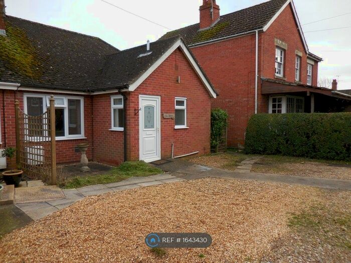 2 Bedroom Bungalow To Rent In Commercial Road, Devizes, SN10