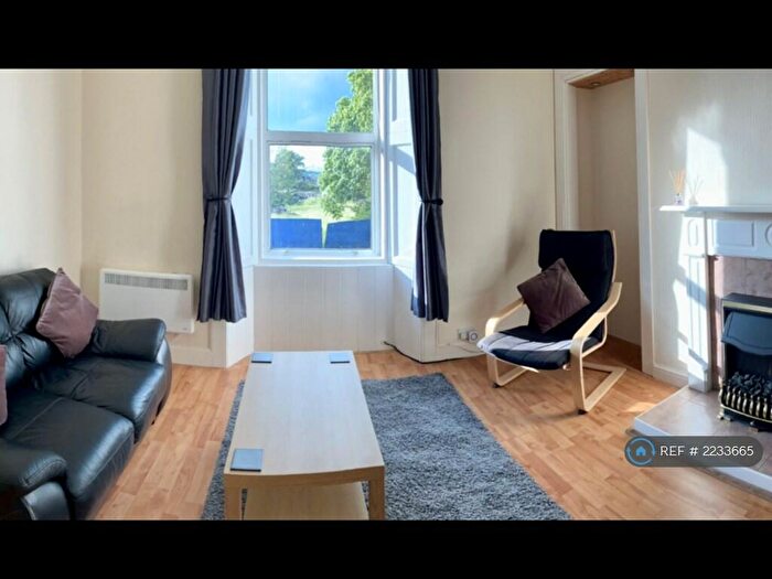 2 Bedroom Flat To Rent In Union Street, Stirling, FK8
