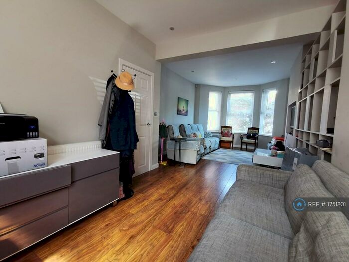 5 Bedroom Terraced House To Rent In Dale Grove, London, N12