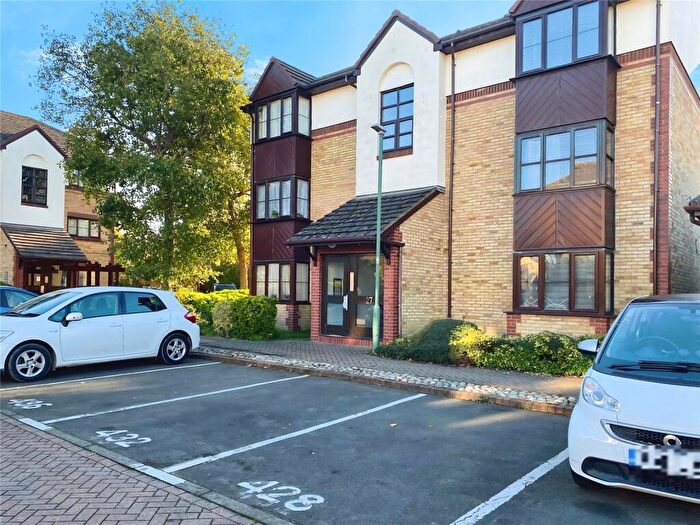 1 Bedroom Flat For Sale In Foxglove Way, Wallington, SM6