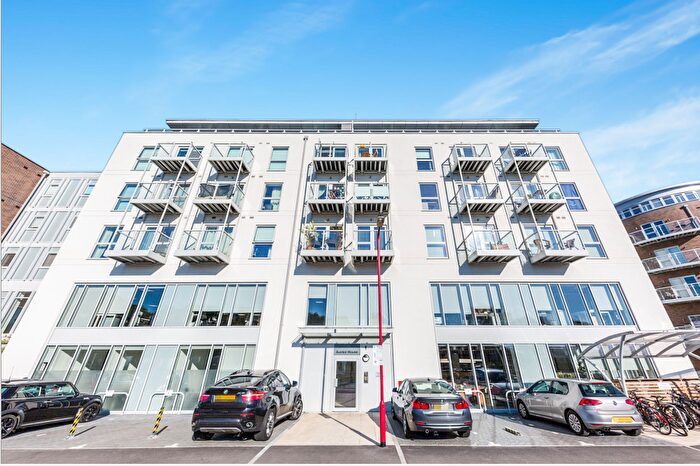 1 Bedroom Flat To Rent In Station View, Town Centre, GU1