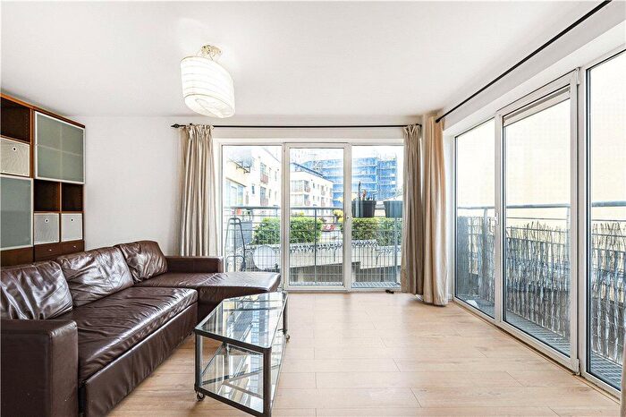 2 Bedroom Apartment For Sale In Garford Street, London, E14