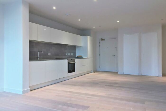 1 Bedroom Apartment To Rent In Masthead House, E16