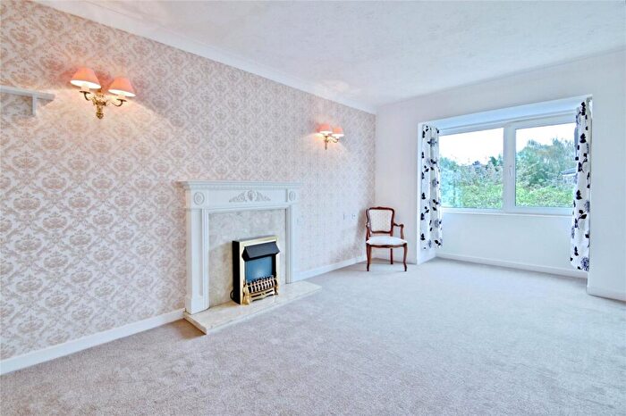 1 Bedroom Apartment For Sale In Goldsmere Court, Hornchurch, RM11