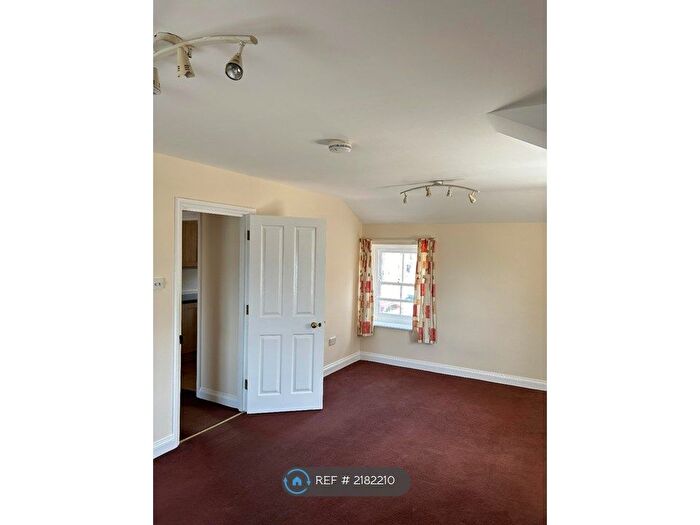 1 Bedroom Flat To Rent In High Street, Fortuneswell, Portland, DT5