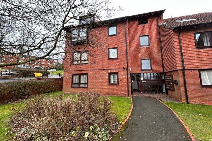 1 Bedroom Flat To Rent In Moncrieffe Close, Dudley, DY2