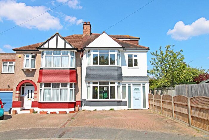 4 Bedroom End Of Terrace House For Sale In Holly Crescent, Beckenham, BR3