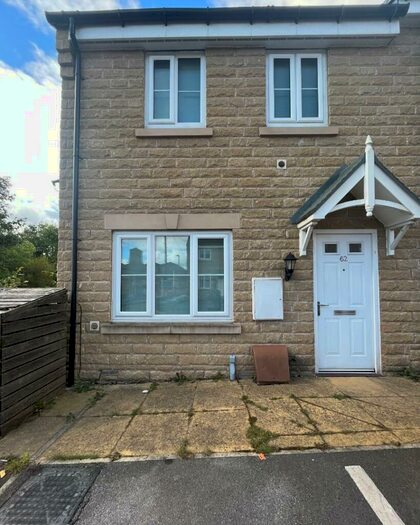 3 Bedroom End Of Terrace House To Rent In Mill View, Huddersfield, HD3