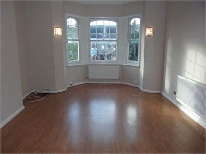 3 Bedroom Flat To Rent In Newlands Park, Sydenham, London, SE26