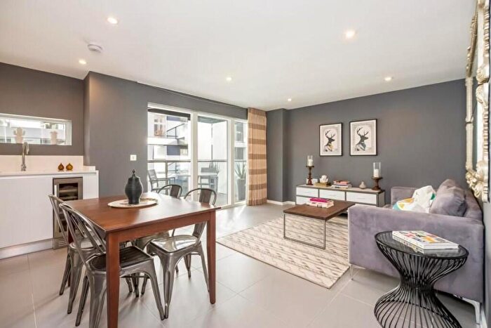 2 Bedroom Apartment For Sale In Dance Square, Clerkenwell, London, EC1V