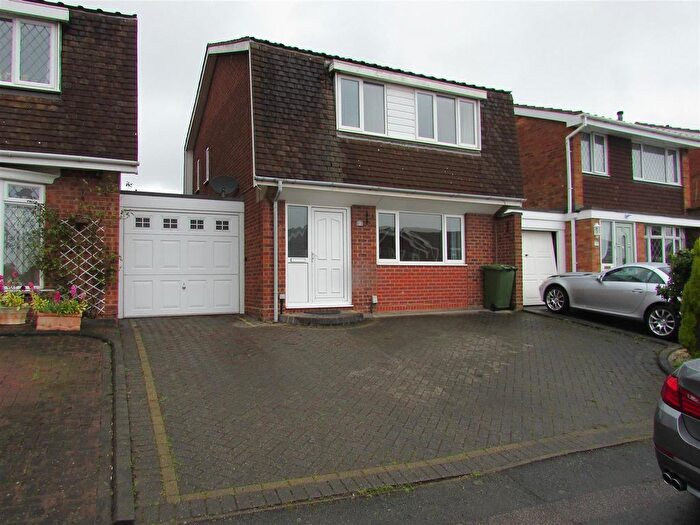 3 Bedroom Detached House To Rent In Windsor Close, Tamworth, Staffordshire, B79