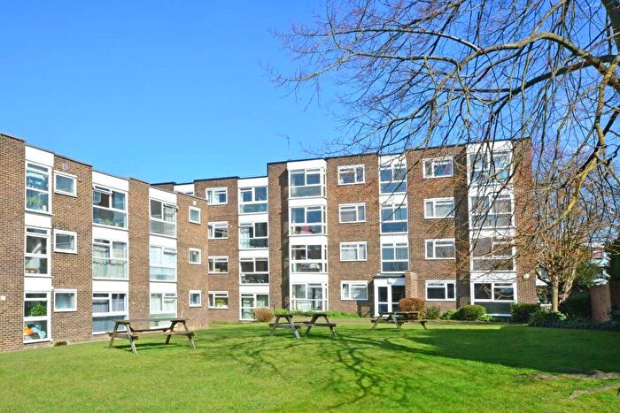 2 Bedroom Apartment To Rent In The Squirrels, Belmont Hill, London, SE13