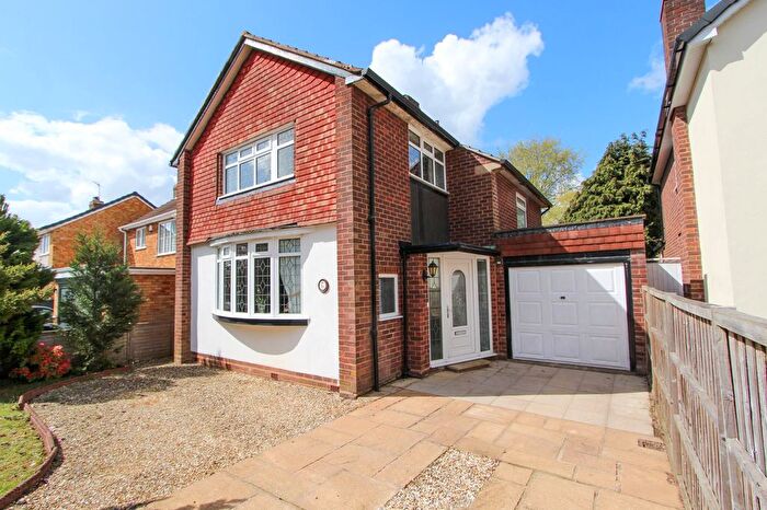 3 Bedroom Detached House For Sale In Park View Road, Four Oaks, B74