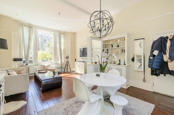 1 Bedroom Flat To Rent In Macaulay Road, London, SW4