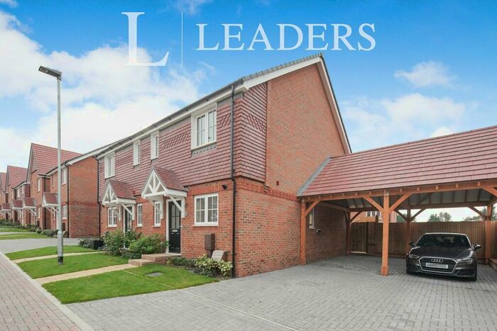 3 Bedroom Semi-Detached House To Rent In Fontwell, BN18