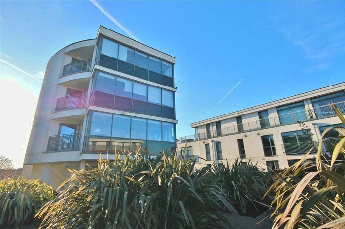 2 Bedroom Flat To Rent In Guildford Street, Chertsey, Surrey, KT16