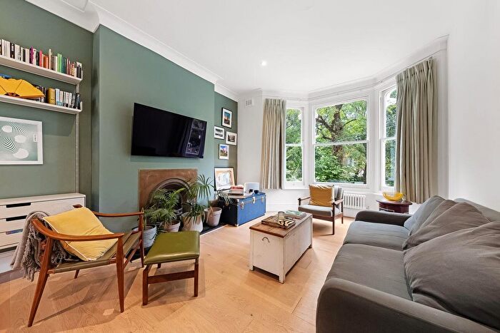 2 Bedroom Flat For Sale In Josephine Avenue, London, SW2