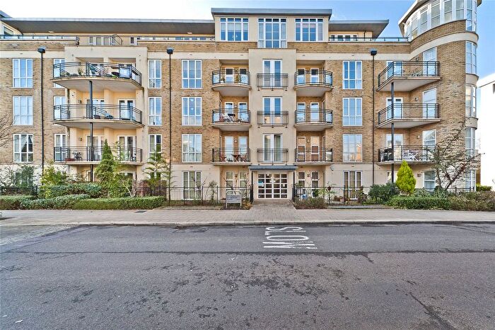 2 Bedroom Flat For Sale In Melliss Avenue, Kew, Surrey, TW9