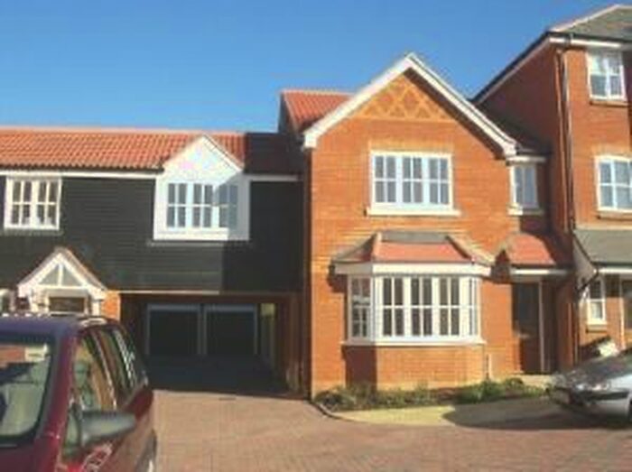 3 Bedroom Property To Rent In White Willow Close, Willesborough, Ashford, TN24