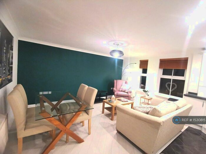 2 Bedroom Flat To Rent In Withington, Manchester, M20